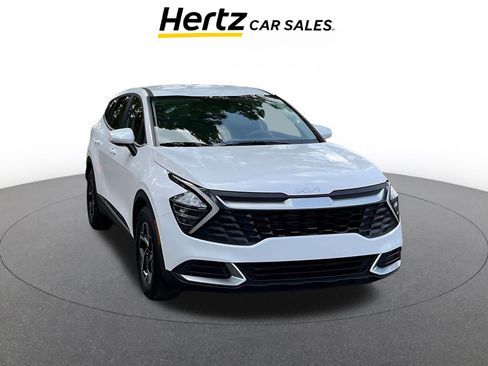 Used 2025 Kia Sportage LX image 1