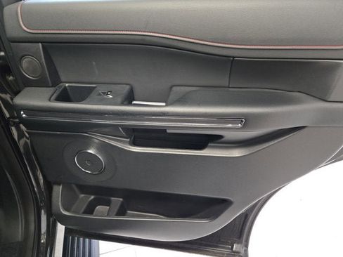 Used 2023 Ford Expedition Limited image 8