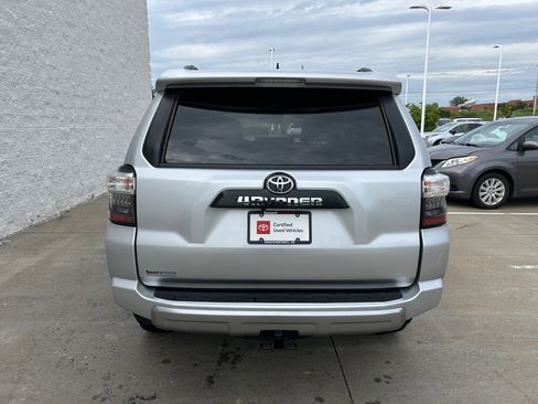 Certified 2023 Toyota 4Runner TRD Off-Road Premium image 3