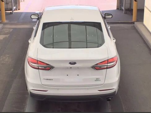 Used 2020 Ford Fusion SE FWD image 16