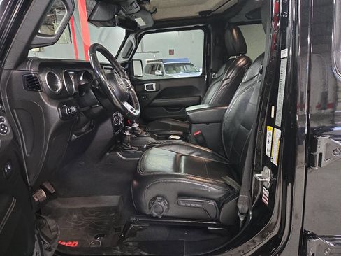 Used 2020 Jeep Gladiator Overland image 12