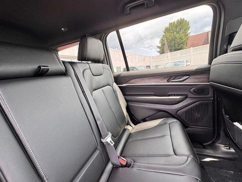 New 2026 Jeep Grand Cherokee L Limited AWD/4WD image 22
