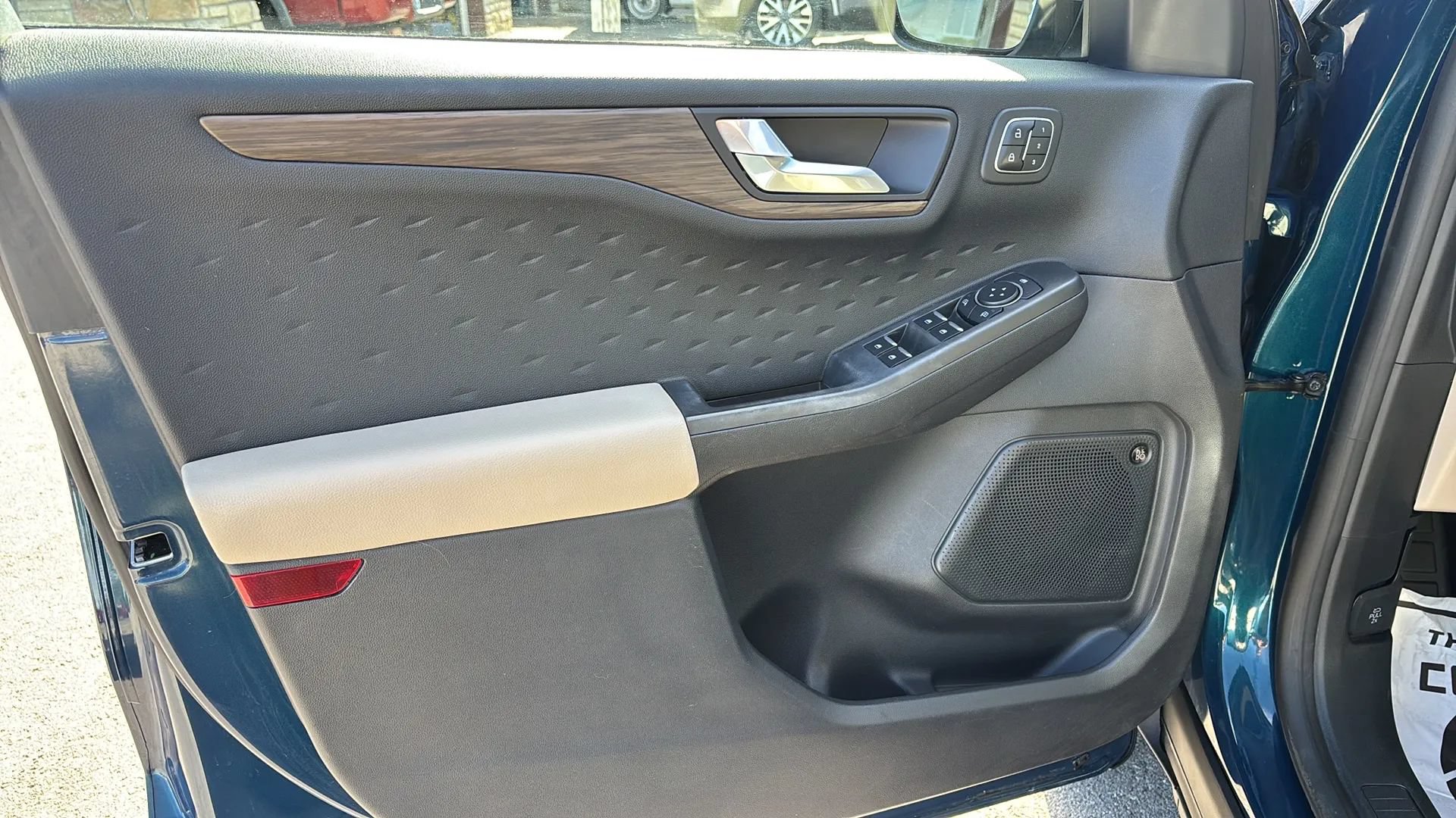 Used 2020 Ford Escape Titanium AWD/4WD image 26