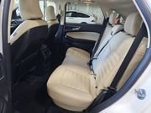 Used 2022 Ford Edge SEL w/ Convenience Package image 4