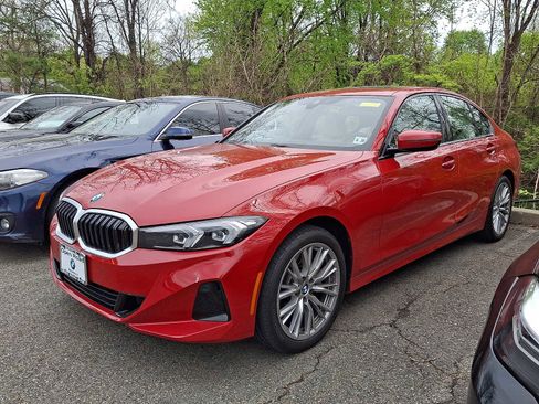 Used 2023 BMW 330i xDrive Sedan w/ Premium Package AWD/4WD image 3