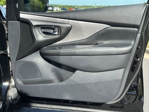 Certified 2024 Nissan Murano SV w/ SV Midnight Edition Package FWD image 16