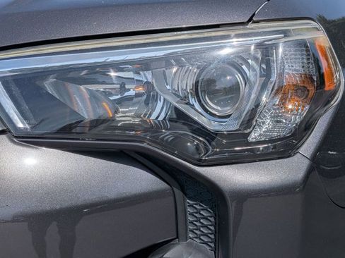 Used 2019 Toyota 4Runner TRD Off-Road image 2