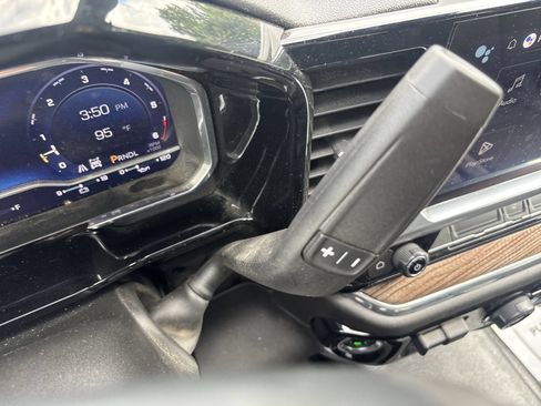 Used 2024 Chevrolet Silverado 3500 LT AWD/4WD image 22