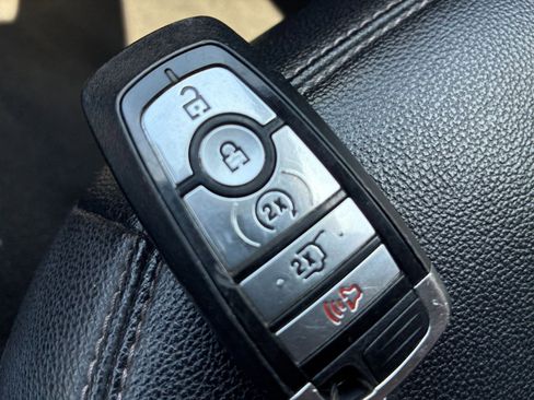 Used 2023 Ford Explorer Limited RWD image 28
