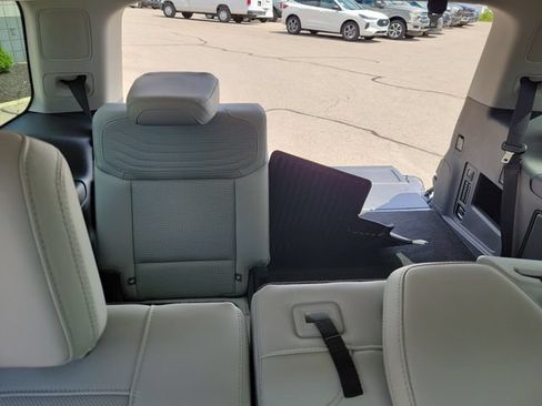 Certified 2025 Ford Expedition Platinum w/ Platinum Ultimate Package AWD/4WD image 24