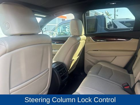 Used 2017 Cadillac XT5 Luxury w/ Driver Awareness Package FWD image 12