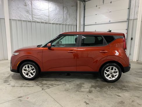 Used 2022 Kia Soul LX w/ Technology Package FWD image 19