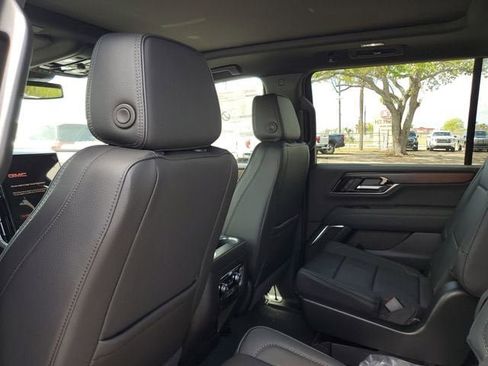 New 2026 GMC Yukon XL Denali w/ Sun & Power Step Package AWD/4WD image 10