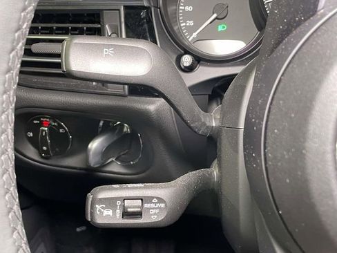 Certified 2025 Porsche Macan image 44