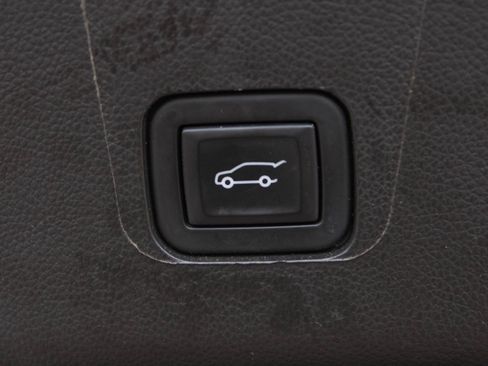 Used 2023 Chevrolet Traverse LT w/ Midnight/Sport Edition AWD/4WD image 8
