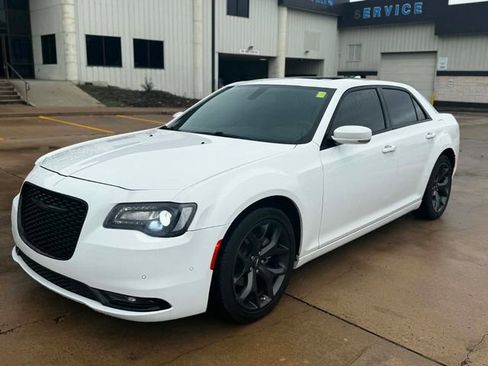Used 2022 Chrysler 300 S image 2