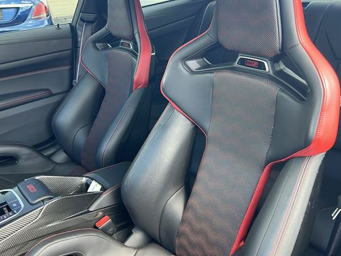 Used 2025 BMW M4 CS AWD/4WD image 12