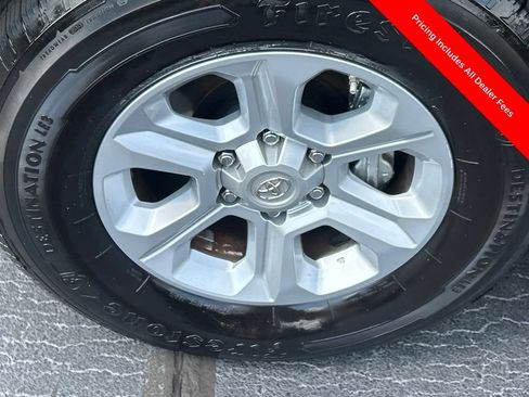 Used 2016 Toyota 4Runner SR5 AWD/4WD image 26