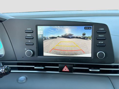 Used 2025 Hyundai Elantra Blue image 26