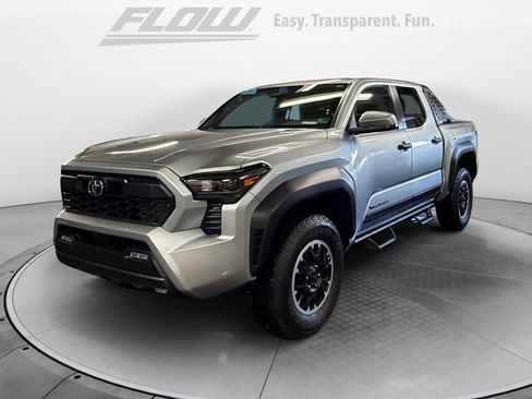 Used 2024 Toyota Tacoma TRD Off-Road image 4