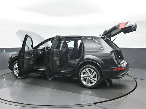 Used 2023 Audi Q7 2.0T Premium Plus w/ Premium Plus Package AWD/4WD image 42
