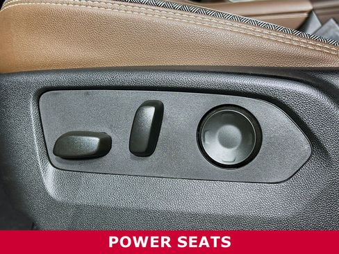 Used 2024 Chevrolet Suburban High Country w/ Advanced Technology Package image 4