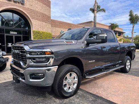 Used 2025 RAM 2500 Big Horn AWD/4WD image 4