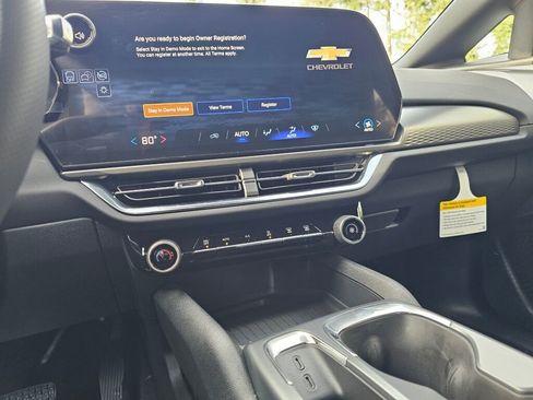 New 2026 Chevrolet Equinox EV LT image 15