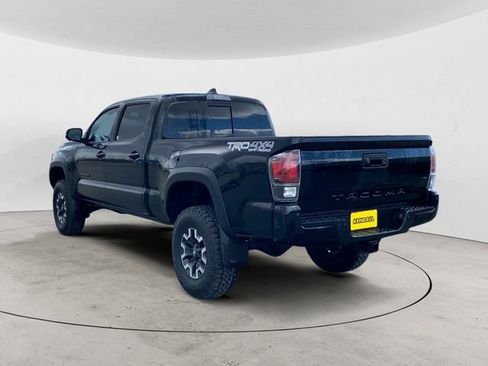Used 2021 Toyota Tacoma TRD Off-Road w/ TRD Premium Off Road Package AWD/4WD image 3