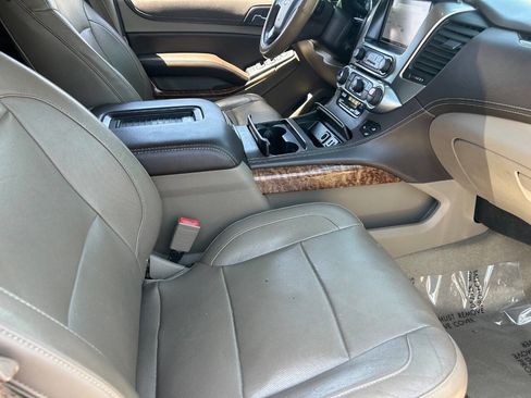 Used 2016 Chevrolet Suburban LTZ RWD image 12