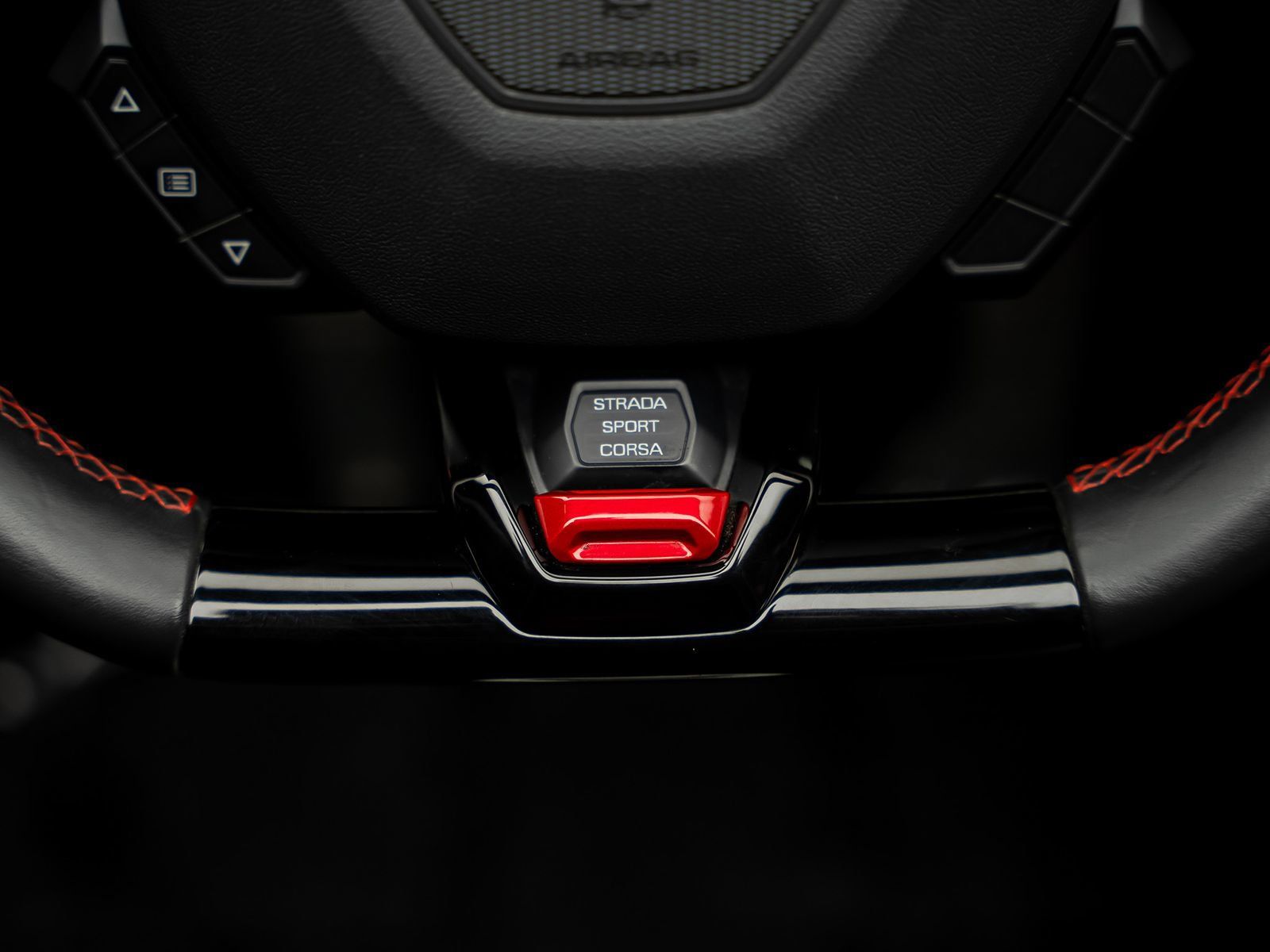 Used 2020 Lamborghini Huracan EVO RWD image 40