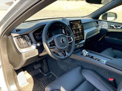 New 2026 Volvo XC60 T8 Ultra w/ Protection Package Premier image 8