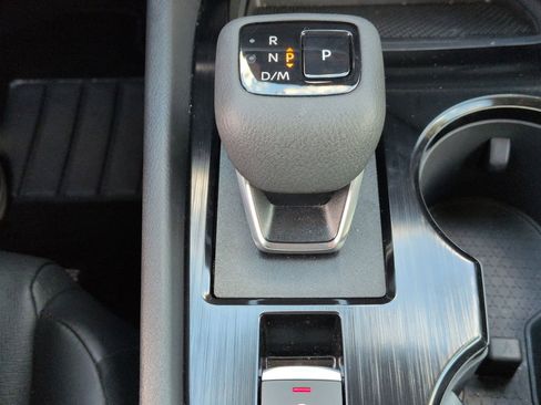 Used 2025 Nissan Rogue SV w/ SV Premium Package FWD image 26