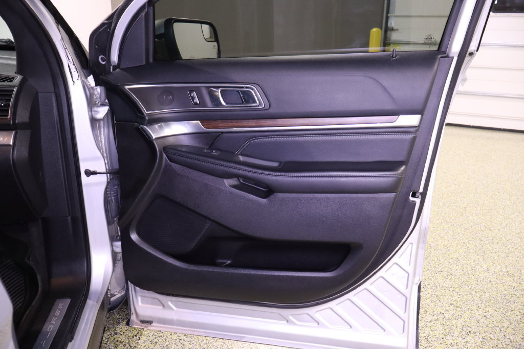 Used 2016 Ford Explorer Limited FWD image 41