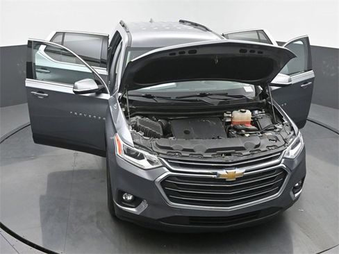 Used 2020 Chevrolet Traverse LT w/ Driver Confidence II Package image 64