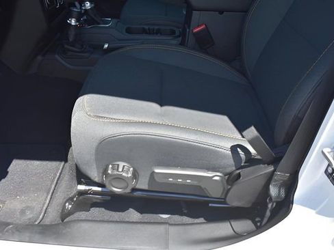 New 2025 Jeep Gladiator Sport image 10