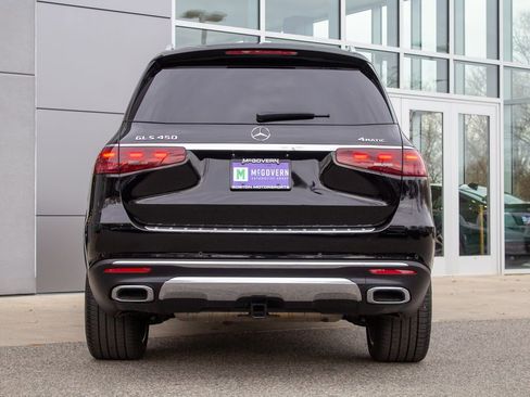 Used 2025 Mercedes-Benz GLS 450 4MATIC image 7