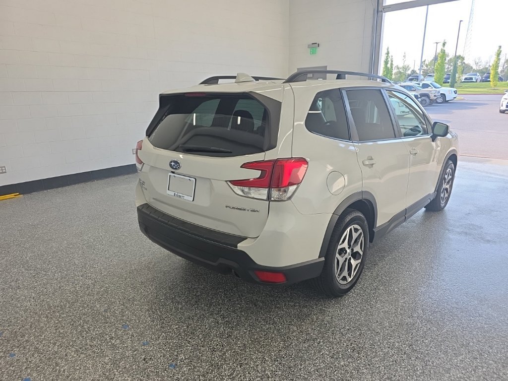 Used 2020 Subaru Forester Premium AWD/4WD image 5