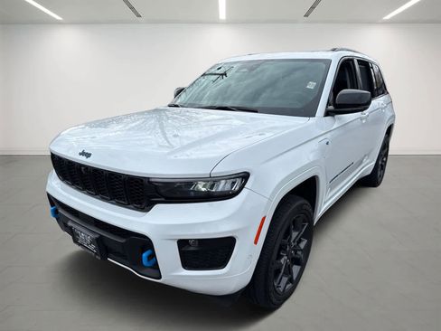 Used 2023 Jeep Grand Cherokee 30th Anniversary image 2