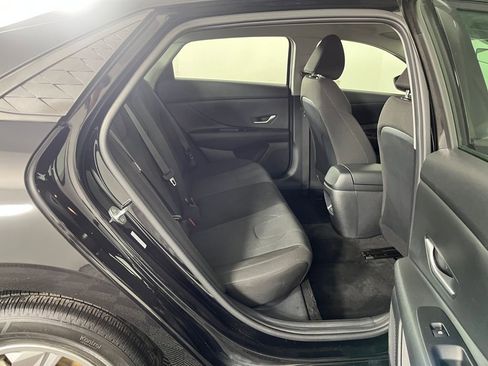 Used 2024 Hyundai Elantra SE image 15