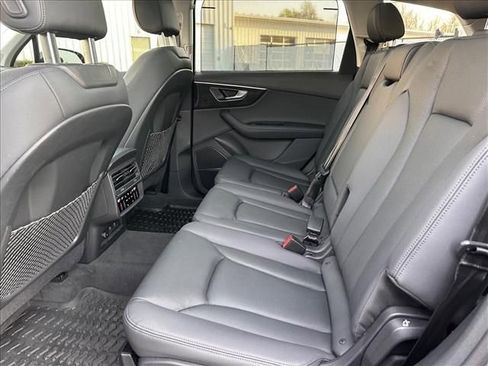 Used 2023 Audi Q7 3.0T Premium Plus AWD/4WD image 16