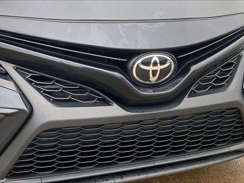 Used 2024 Toyota Camry SE image 30