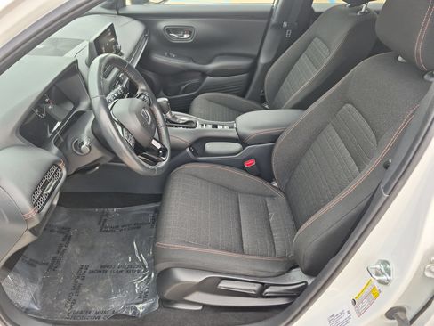 Certified 2025 Honda HR-V Sport image 12