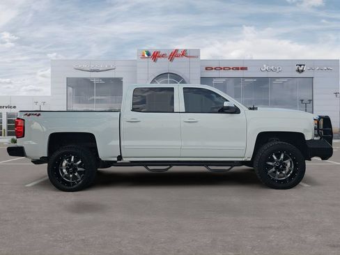 Used 2018 Chevrolet Silverado 1500 LT w/ Texas Edition AWD/4WD image 6