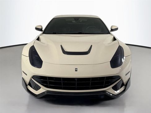 Used 2014 Ferrari F12 Berlinetta image 11