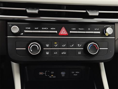 New 2026 Hyundai Tucson SE image 18