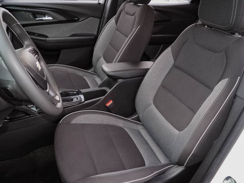 Used 2023 Chevrolet TrailBlazer LT w/ Convenience Package FWD image 22
