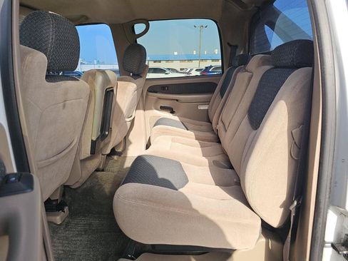 Used 2003 Chevrolet Avalanche 4x4 image 11
