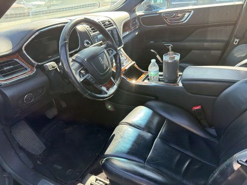 Used 2017 Lincoln Continental Select w/ Climate Package image 12