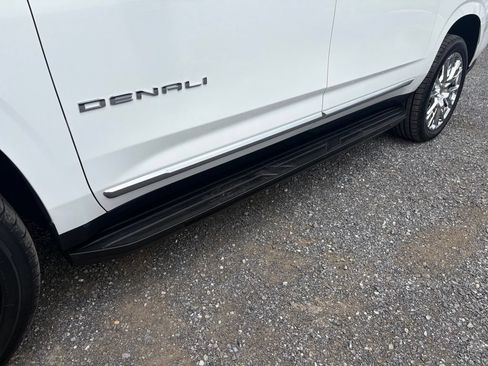 Used 2023 GMC Yukon XL Denali AWD/4WD image 16